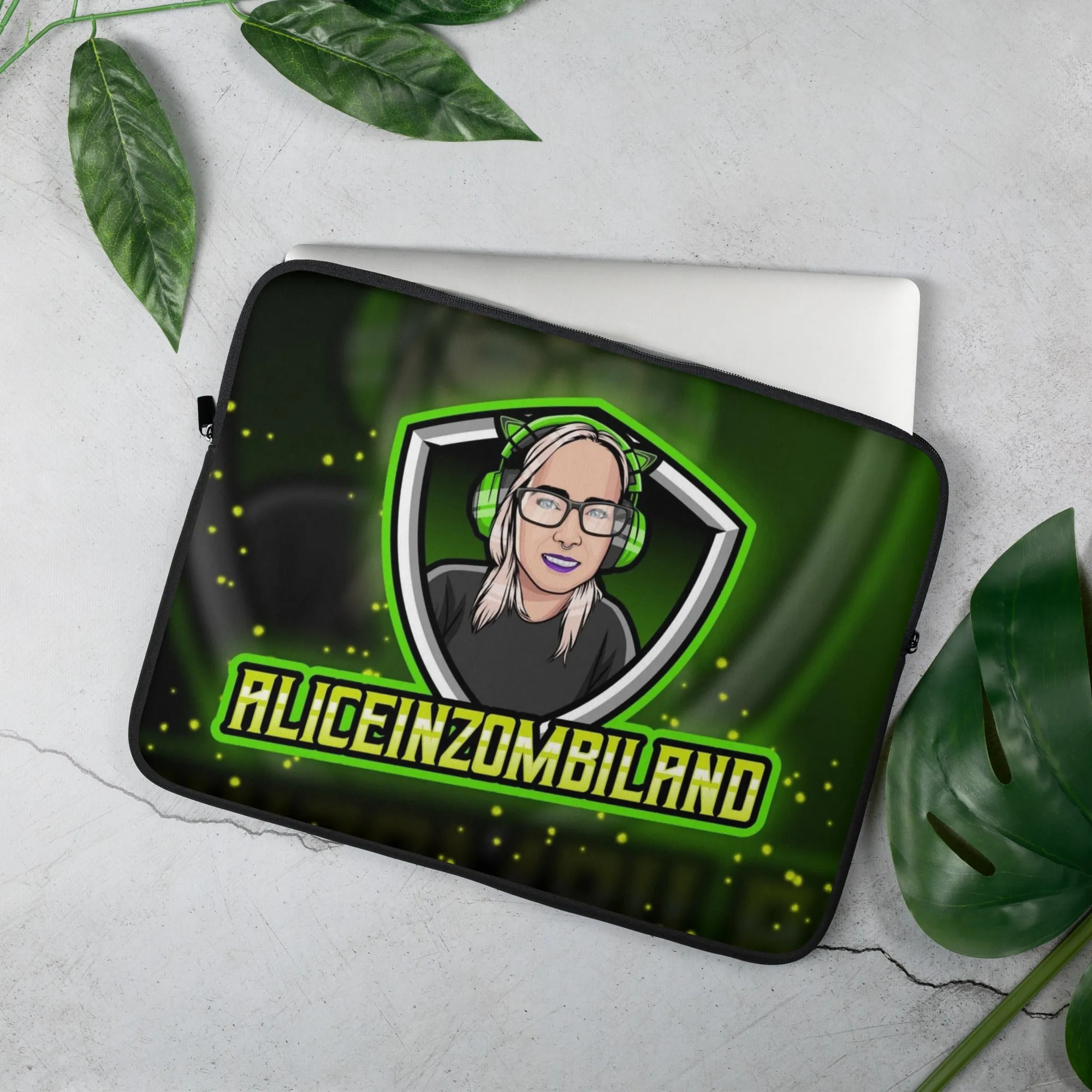 Aliceinzombiland Laptop Sleeve