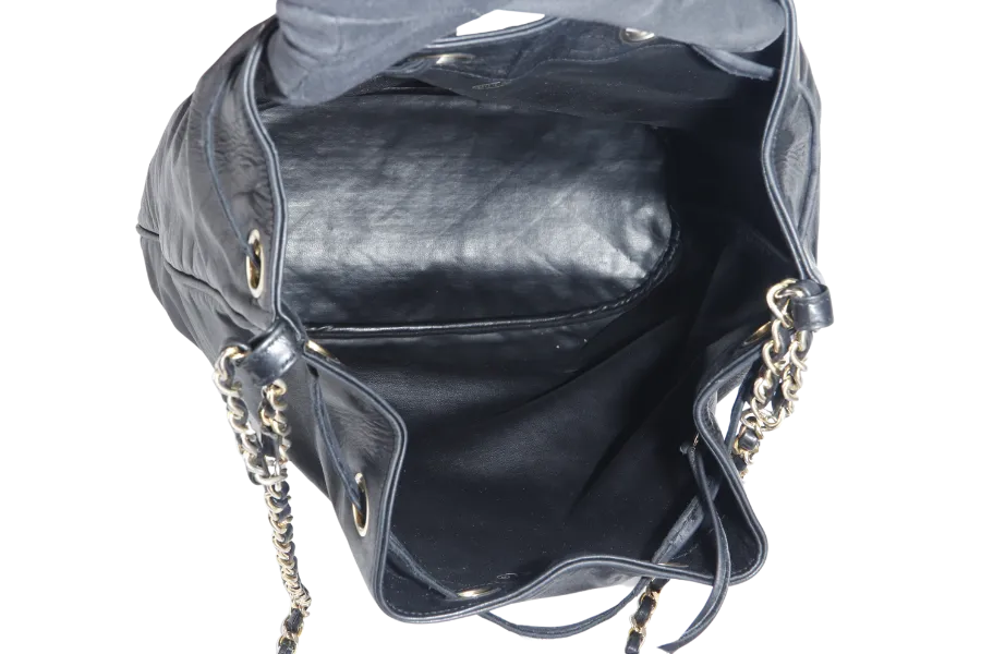 CHANEL VINTAGE BLACK LAMBSKIN BUCKET BAG WITH COIN POUCH GOLD HARDWARE NO HOLO, NO CARD AND NO DUST COVER