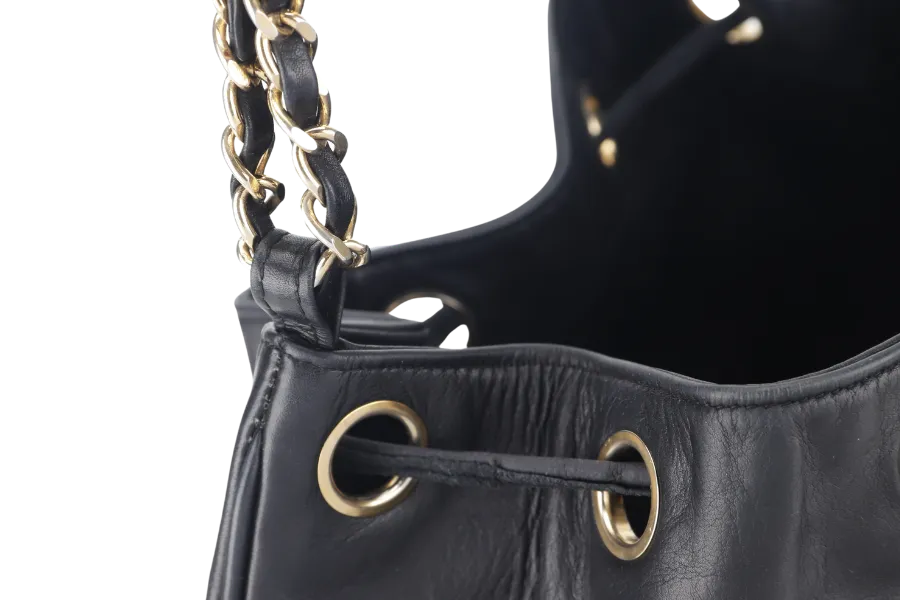 CHANEL VINTAGE BLACK LAMBSKIN BUCKET BAG WITH COIN POUCH GOLD HARDWARE NO HOLO, NO CARD AND NO DUST COVER